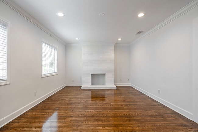 1316 N Mariposa Ave in Los Angeles, CA - Building Photo - Building Photo