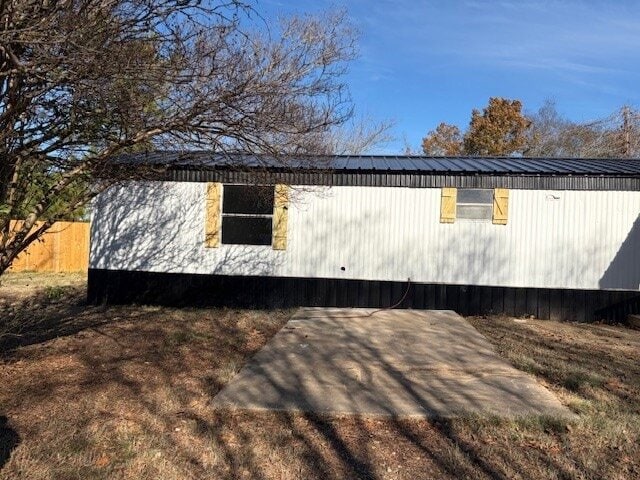 110 County Rd 32150 in Brookston, TX - Foto de edificio - Building Photo