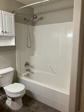 3924 SE Gladstone St, Unit 3924 in Portland, OR - Building Photo - Building Photo