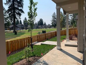 661 N Mdw Ln in Sisters, OR - Building Photo - Building Photo