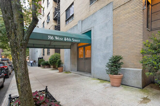 316 W 84th St in New York, NY - Building Photo - Building Photo