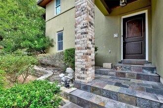 2101 N Lamar Blvd in Austin, TX - Building Photo - Building Photo
