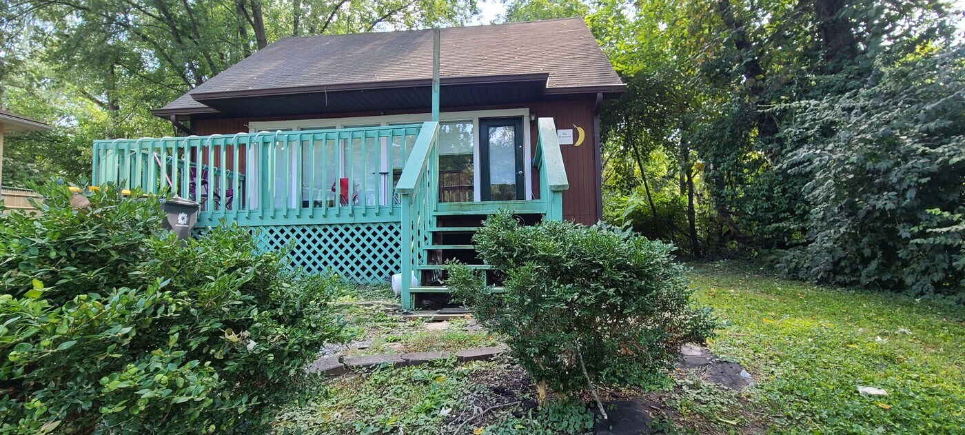 515 W 16th St in Bloomington, IN - Building Photo
