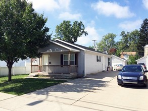 Howe Road Houses in Wayne, MI - Building Photo - Building Photo