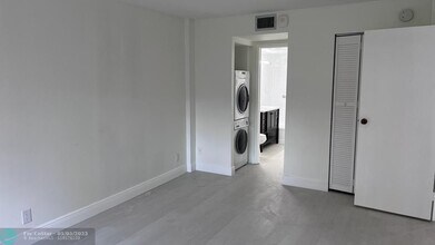 4899 NW 26th Ct-Unit -251 in Lauderdale Lakes, FL - Building Photo - Building Photo