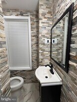 5921 N 12th St in Philadelphia, PA - Building Photo