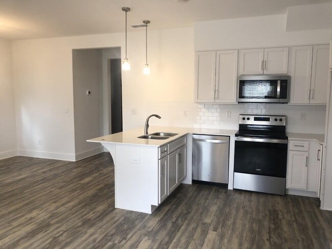 3108 Elm Hill Pike in Nashville, TN - Building Photo - Building Photo
