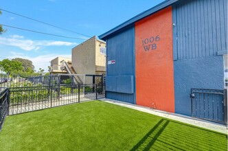 West Bishop Apartments in Santa Ana, CA - Building Photo - Primary Photo