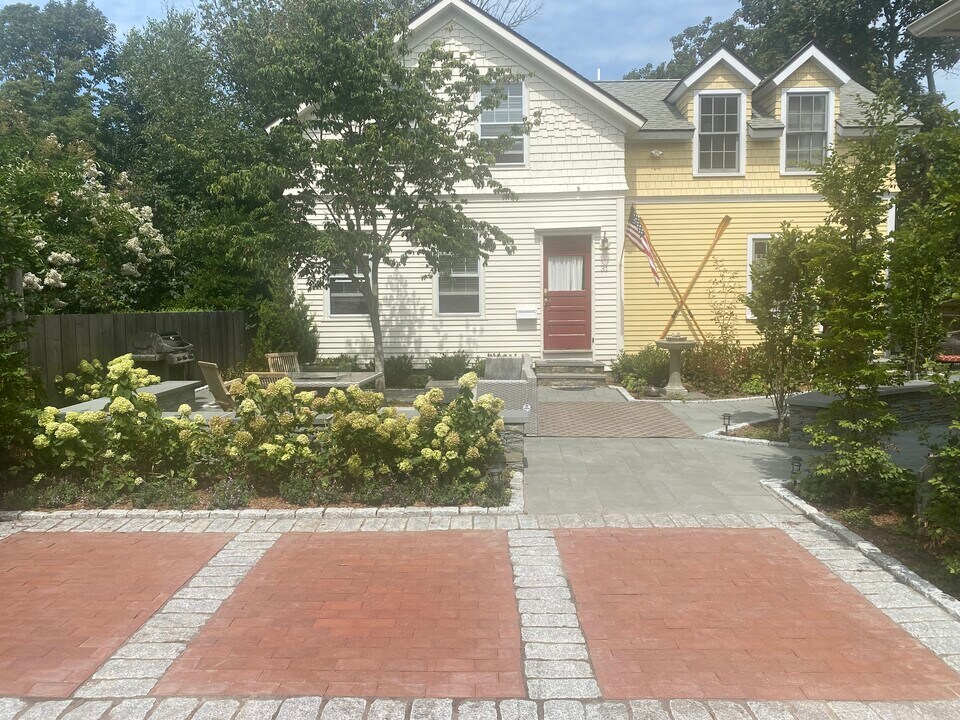 1-22 Second St in Newport, RI - Building Photo