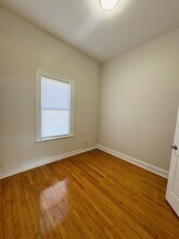 2200 W 37th St, Unit 1 in Chicago, IL - Building Photo - Building Photo