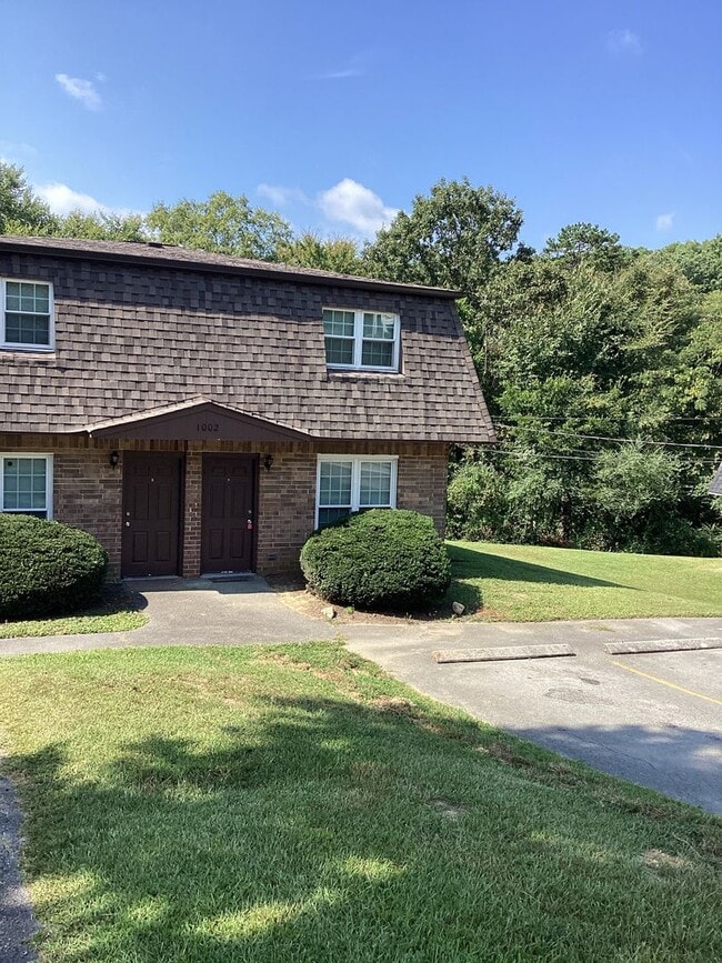 1002 Central Dr in Middle Valley, TN - Building Photo - Building Photo