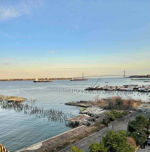 80 Bay St, Unit 8-F in Staten Island, NY - Building Photo