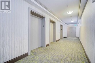 7890 Bathurst St in Vaughan, ON - Building Photo - Building Photo