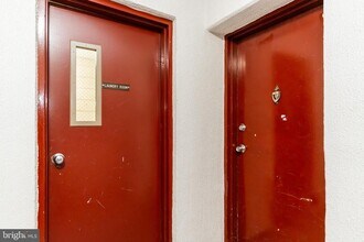 1832 Metzerott Rd in Adelphi, MD - Building Photo - Building Photo