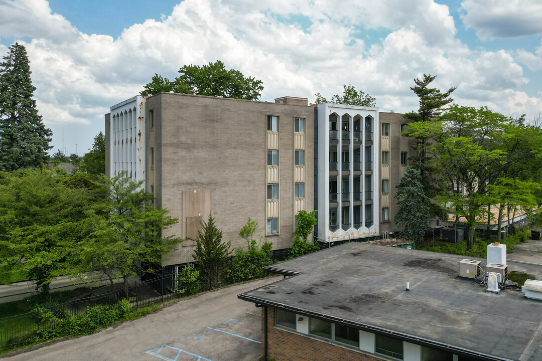 Saxon House in Toledo, OH - Building Photo