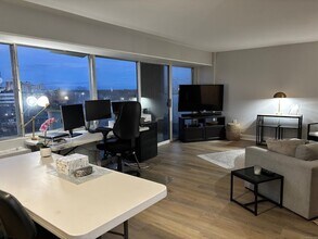 30 Woodland St in Hartford, CT - Building Photo - Building Photo