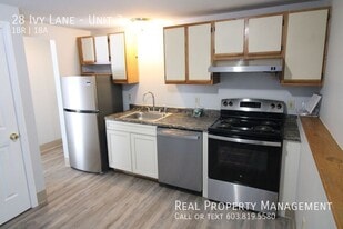 28 Ivy Ln in Barrington, NH - Building Photo