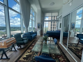 150 E Robinson St, Unit 717 in Orlando, FL - Building Photo