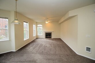 1180 NE 63rd Way in Hillsboro, OR - Building Photo - Building Photo