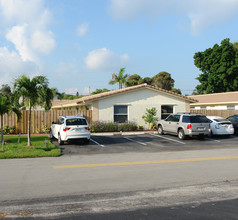 1110-1118 NE 16th Pl in Fort Lauderdale, FL - Building Photo - Building Photo