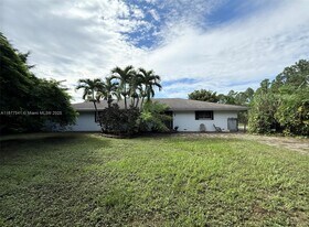 19250 SW 334th St in Homestead, FL - Building Photo