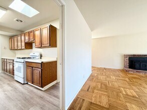 1088 Manzanita Dr in Pacifica, CA - Building Photo - Building Photo