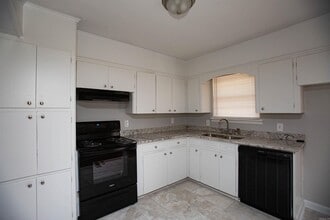 2920 S Bryant St in Little Rock, AR - Foto de edificio - Building Photo