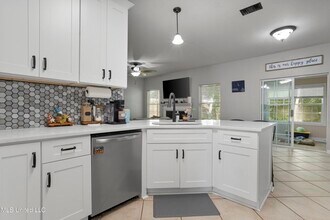 6507 Shoshonee Dr in Ocean Springs, MS - Building Photo - Building Photo