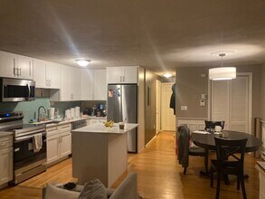 54 Temple St, Unit 1 in Boston, MA - Foto de edificio - Building Photo