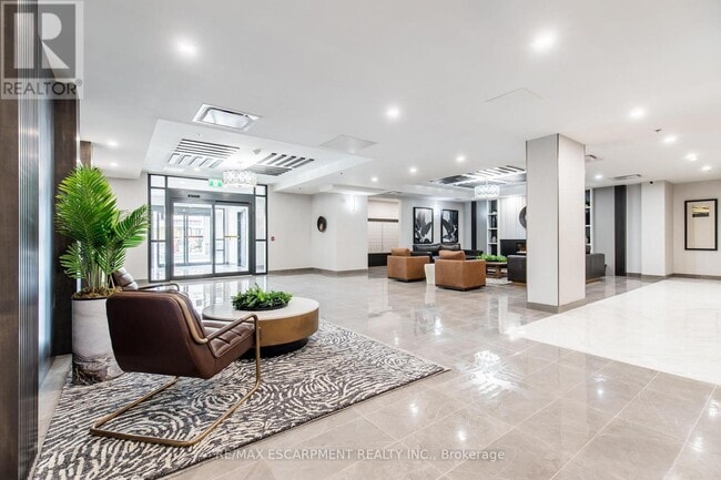 870 Queenston Rd in Hamilton, ON - Building Photo - Building Photo