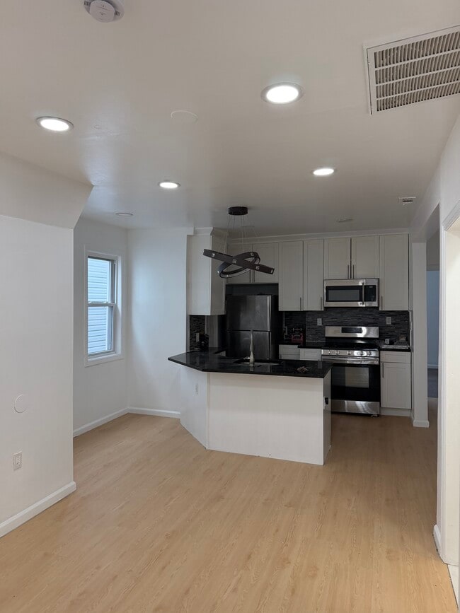 197 S 11th St, Unit 3