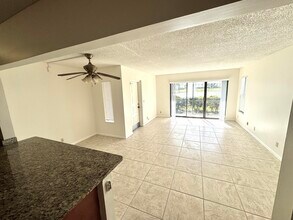 1119 Green Pine Blvd in West Palm Beach, FL - Building Photo - Building Photo