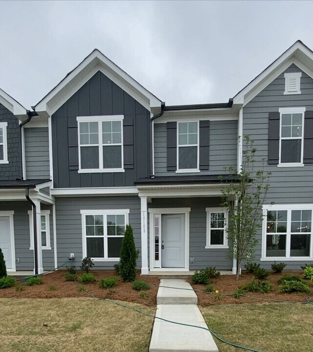 10108 Guardian Dr in Charlotte, NC - Building Photo