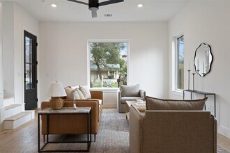 1009 E 44th St in Austin, TX - Building Photo - Building Photo