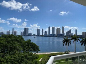 2600 Island Blvd in Aventura, FL - Building Photo - Building Photo