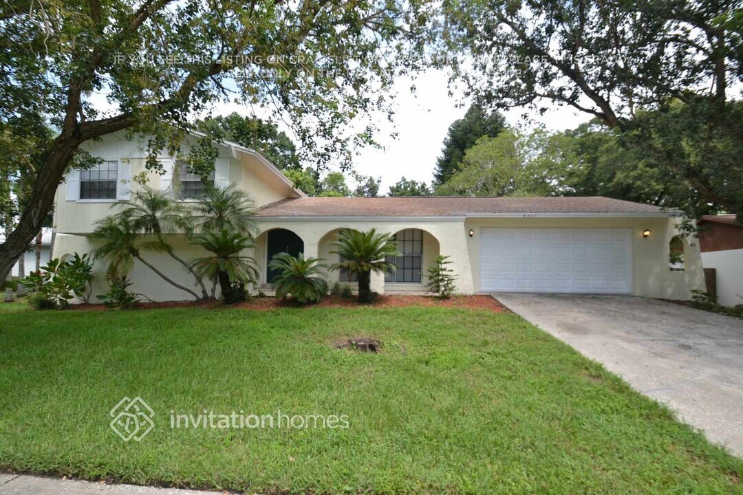 4311 Foxglen Ln in Tampa, FL - Building Photo