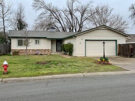 6456 Leonard Dr in Redding, CA - Building Photo