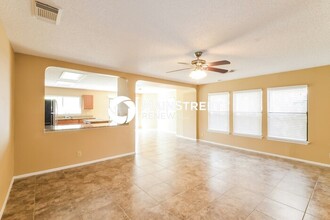 6674 Snow Meadow Dr in Converse, TX - Building Photo - Building Photo