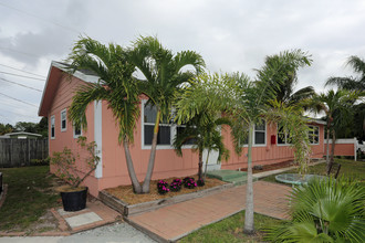 2727-2735 Richard Rd in West Palm Beach, FL - Building Photo - Building Photo