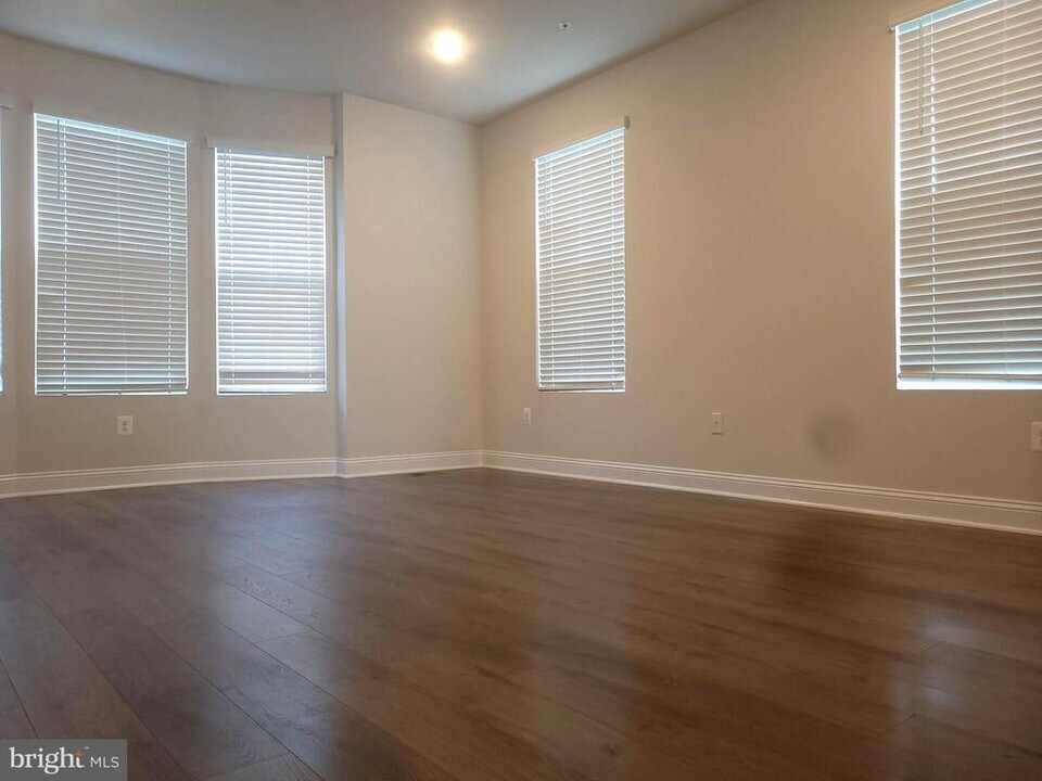 7111 Tyndale Way in Elkridge, MD - Building Photo