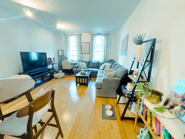 218 Thorndike St, Unit 103 in Cambridge, MA - Building Photo - Building Photo