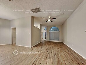 4133 Scotland Dr in Grand Prairie, TX - Foto de edificio - Building Photo