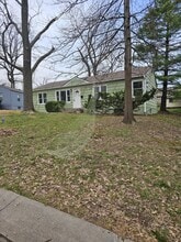 302 N Peck Dr in Independence, MO - Building Photo - Building Photo