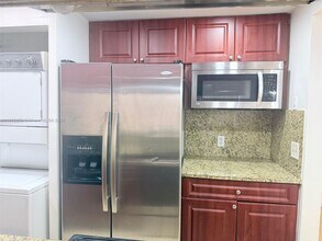 4533 Treehouse Ln in Tamarac, FL - Building Photo - Building Photo