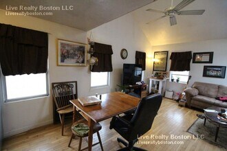 6 Shepard St, Unit 6 Shepard St in Boston, MA - Building Photo - Building Photo