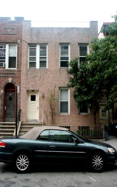 2447 Olinville Ave in Bronx, NY - Foto de edificio