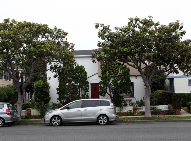 821 6th St in Santa Monica, CA - Foto de edificio - Building Photo