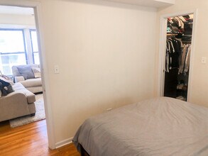 2833 N Cambridge Ave in Chicago, IL - Building Photo - Building Photo