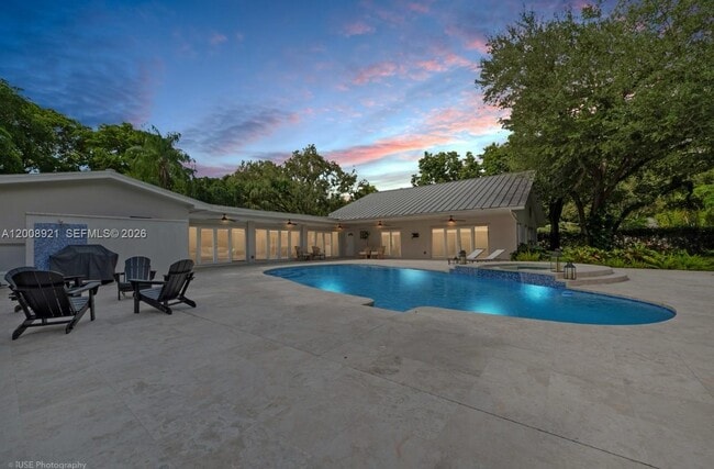 6875 SW 96th St in Pinecrest, FL - Building Photo - Building Photo