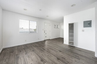 1626 Palo Alto St in Los Angeles, CA - Foto de edificio - Interior Photo